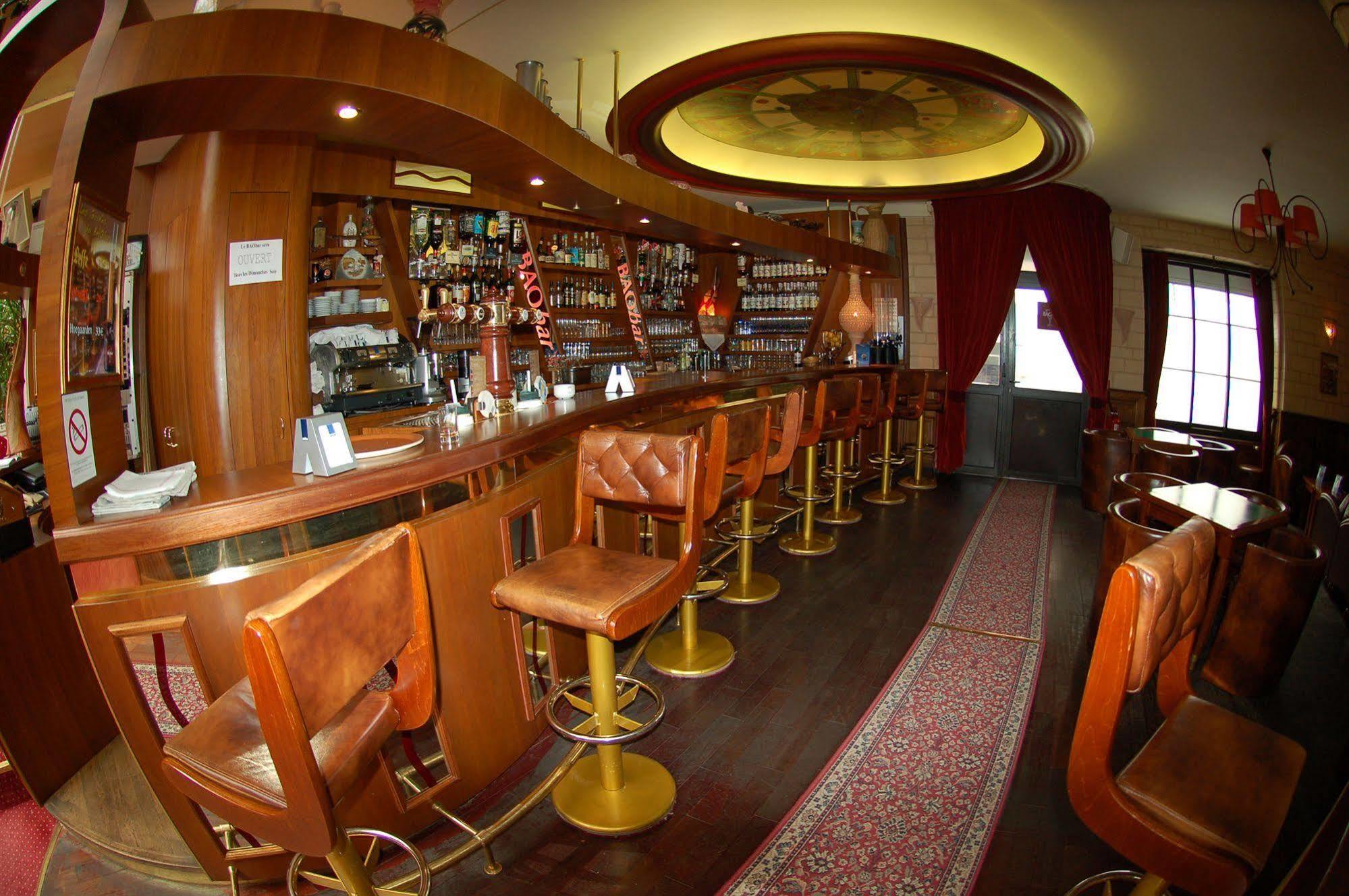 Hotel Restaurant Saint Louis Chateaudun Exterior photo