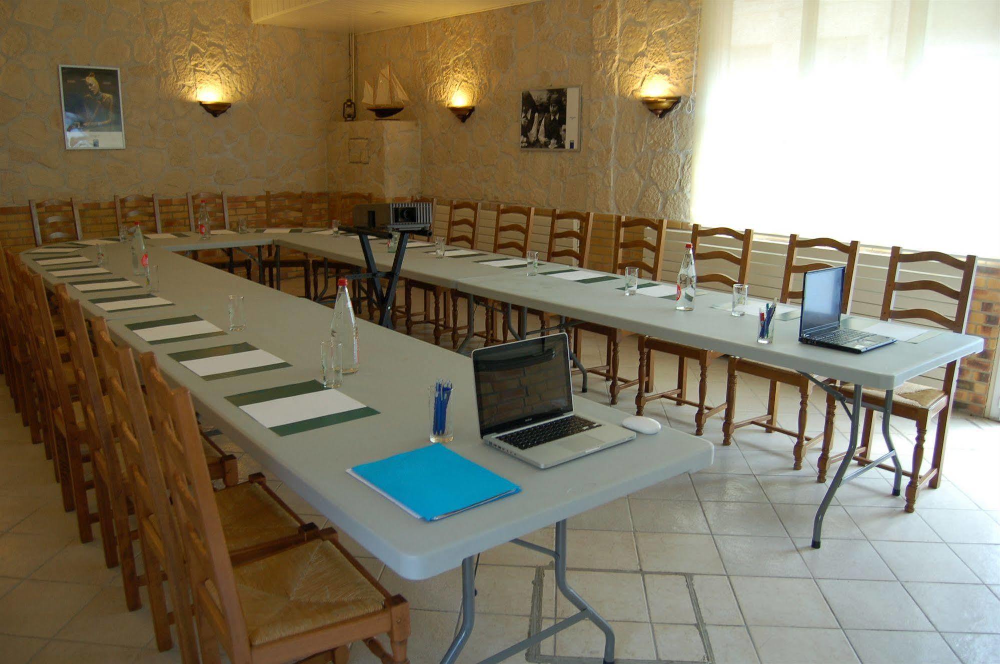 Hotel Restaurant Saint Louis Chateaudun Exterior photo